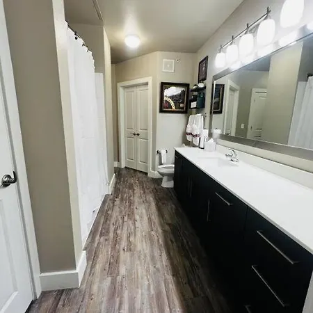 Getaway! Book Now! In The Heart Of Dallas! Great Location! Exterior photo