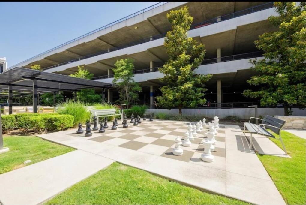 Getaway! Book Now! In The Heart Of Dallas! Great Location! Apartamento Dallas
