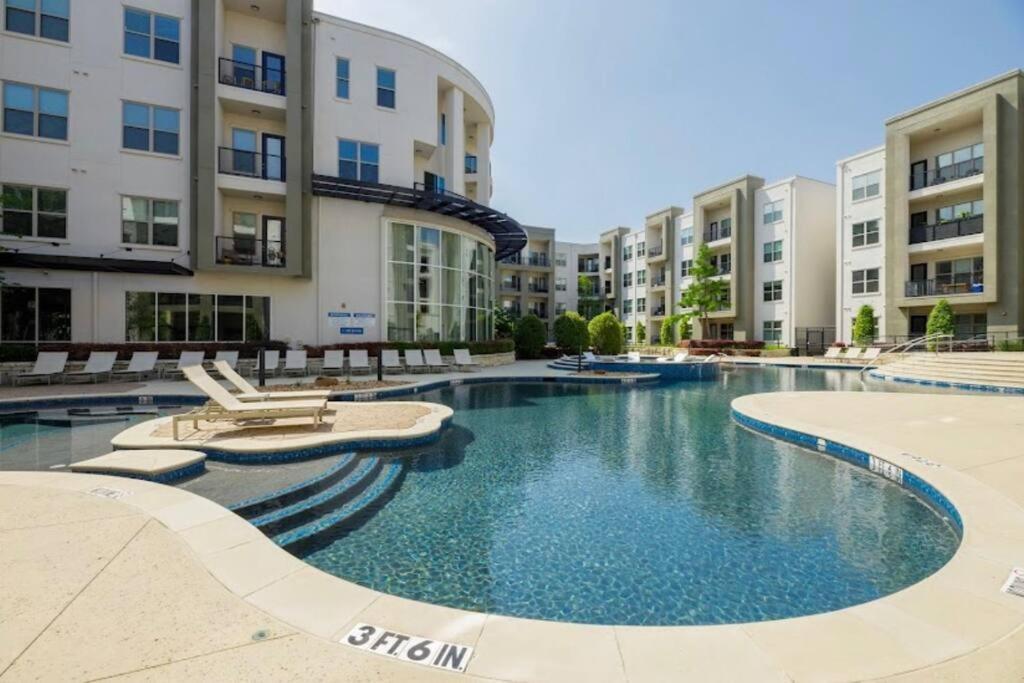 Apartamento Getaway! Book Now! In The Heart Of Dallas! Great Location! *