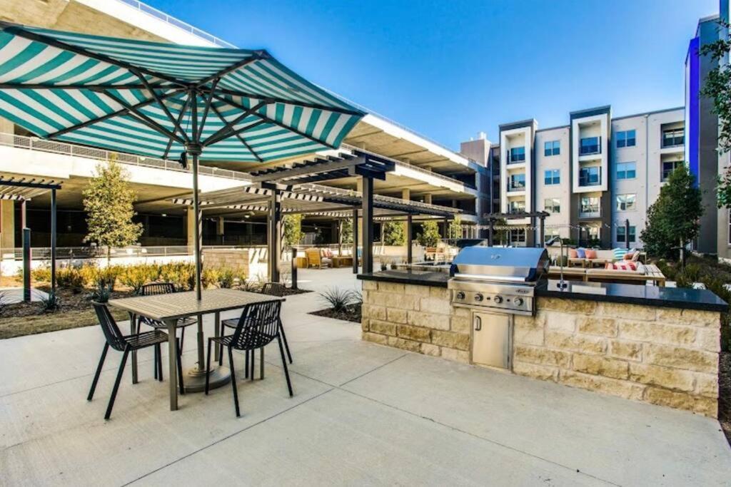 Getaway! Book Now! In The Heart Of Dallas! Great Location! Apartamento Dallas